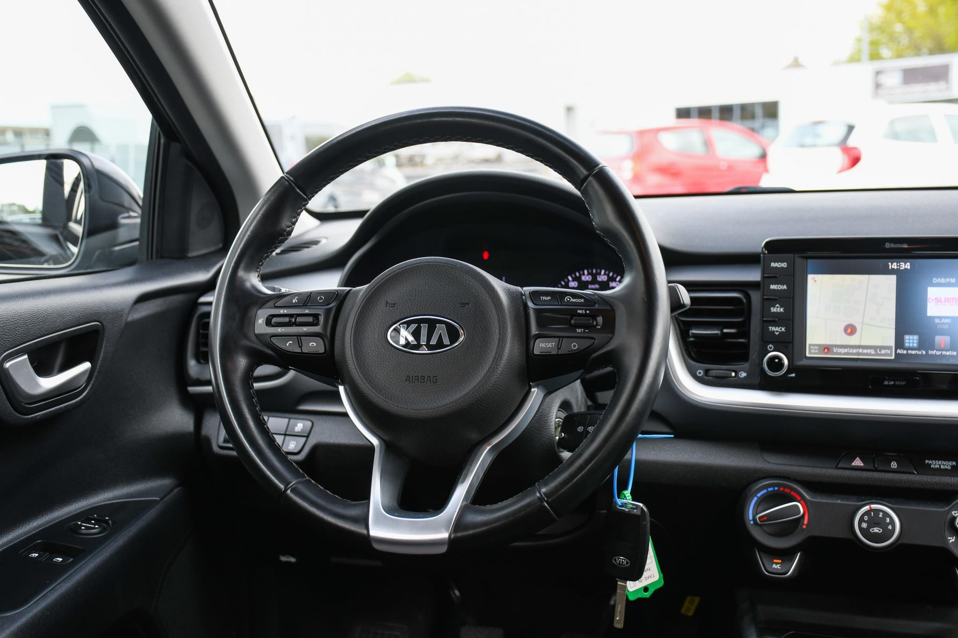 41579160-15.jpg