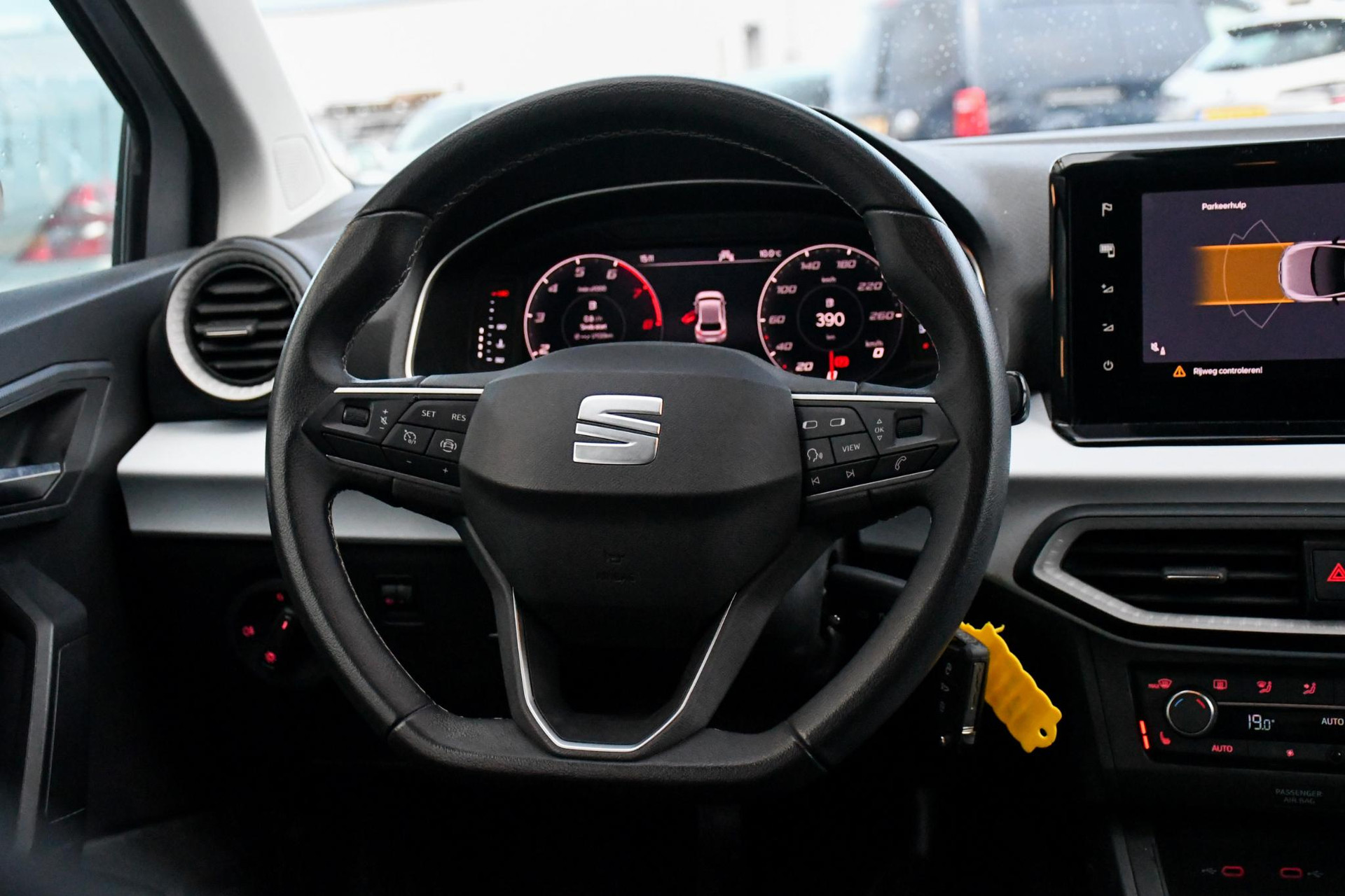 41600209-15.jpg