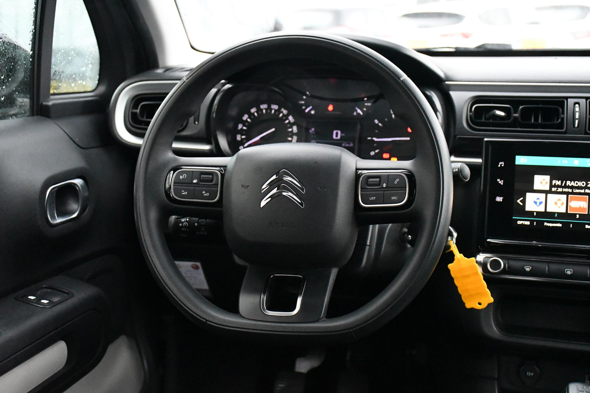 42913976-16.jpg