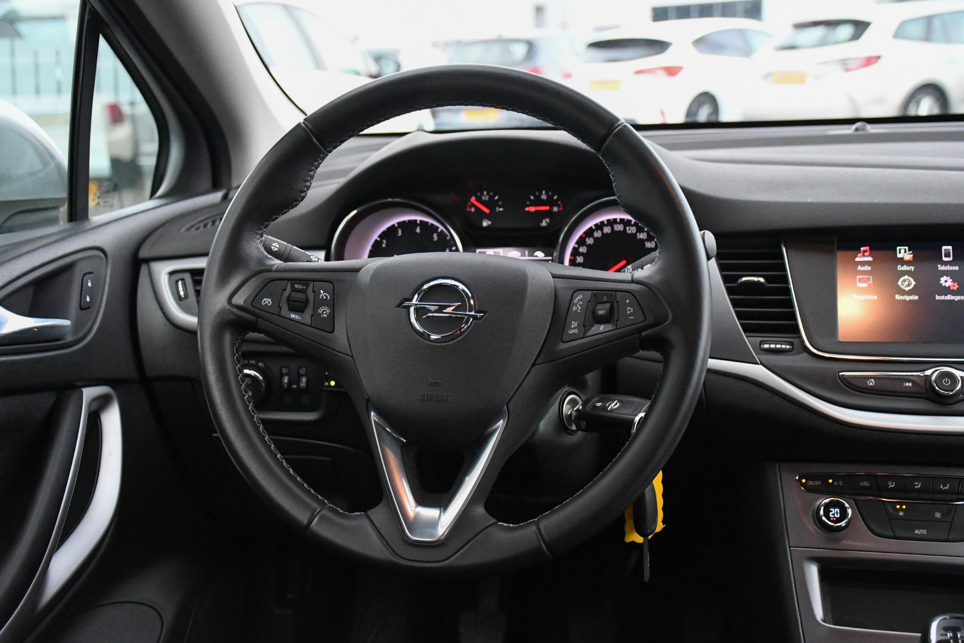 43165040-16.jpg