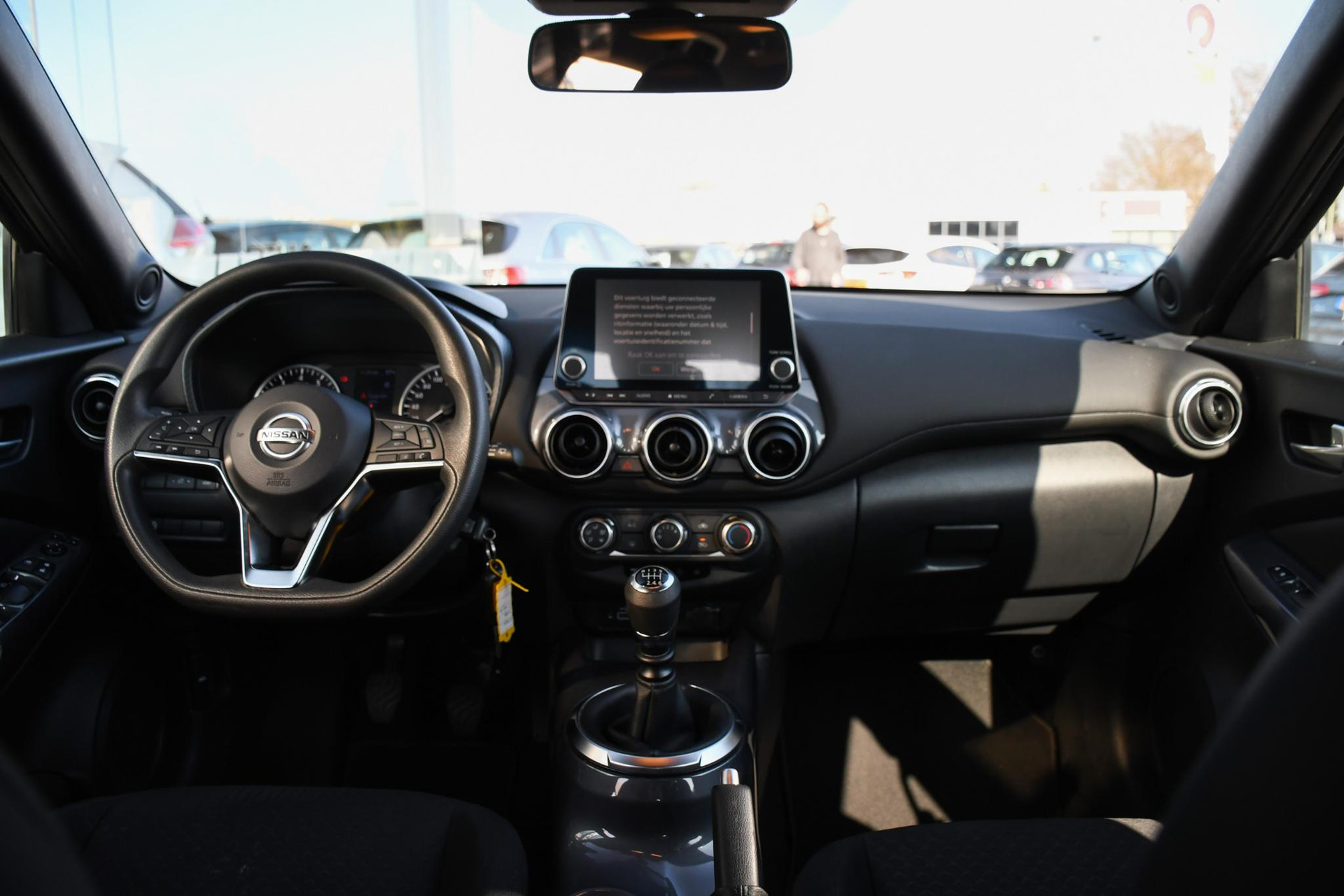 43176969-12.jpg