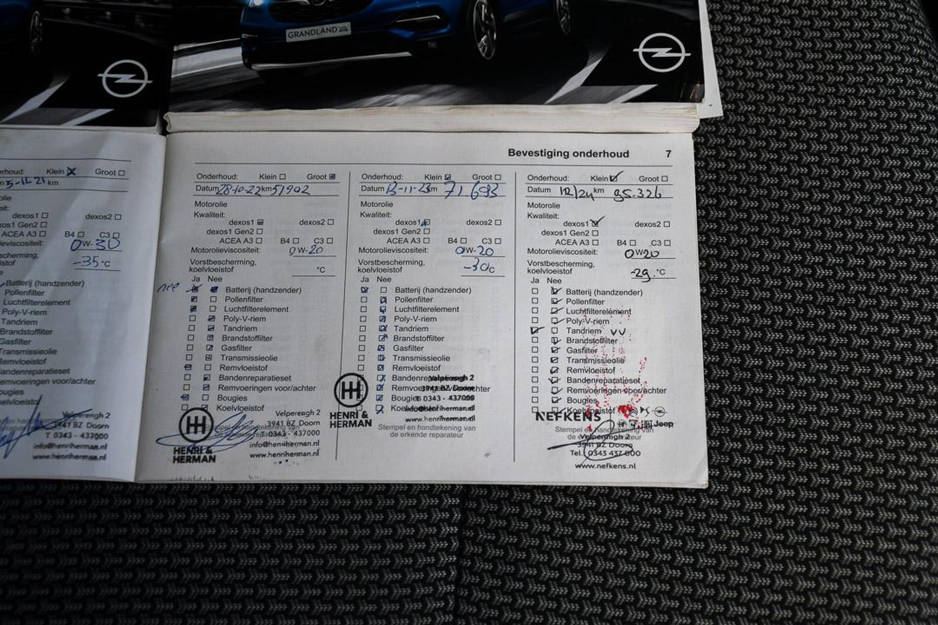 44413252-33.jpg
