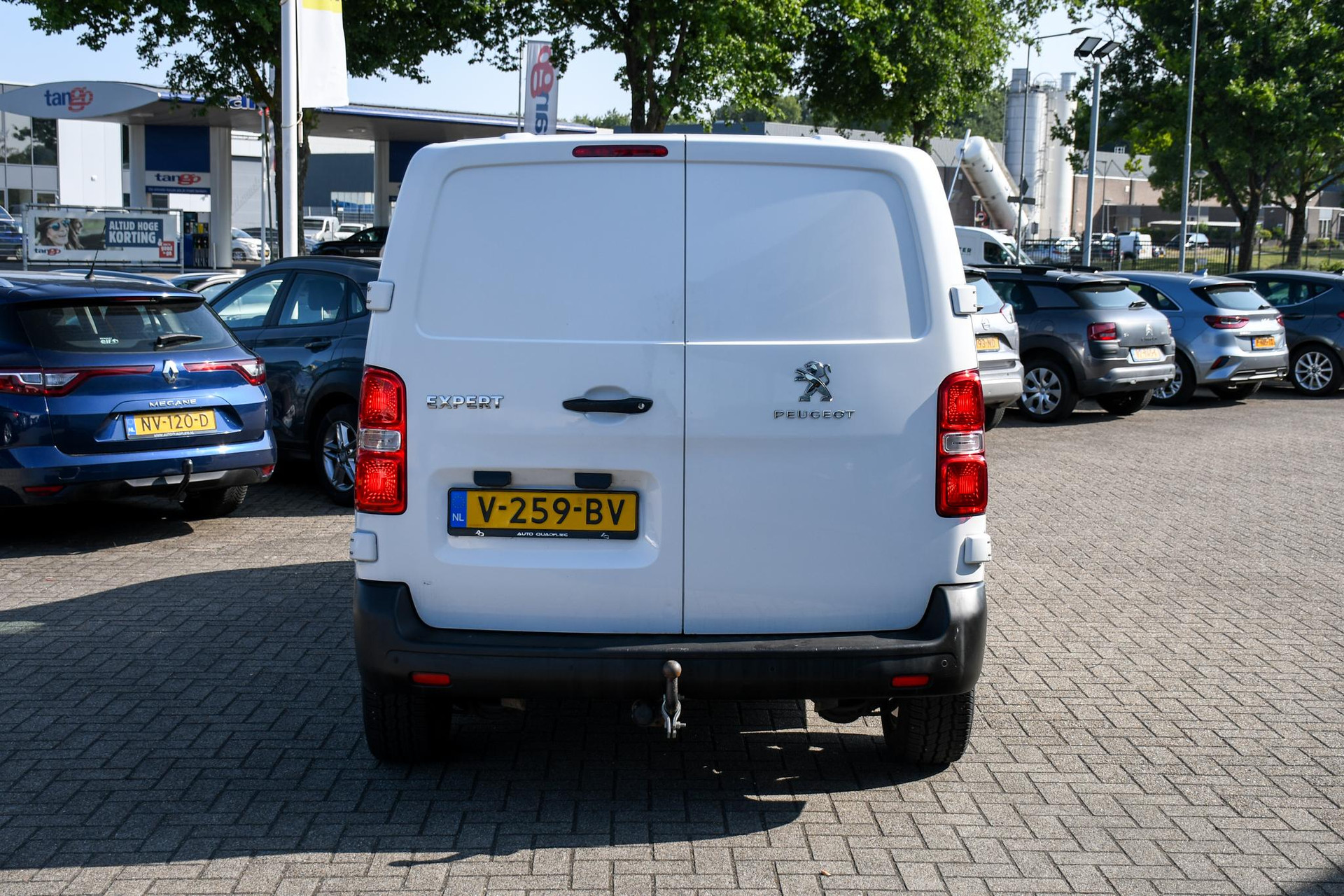45293600-8.jpg