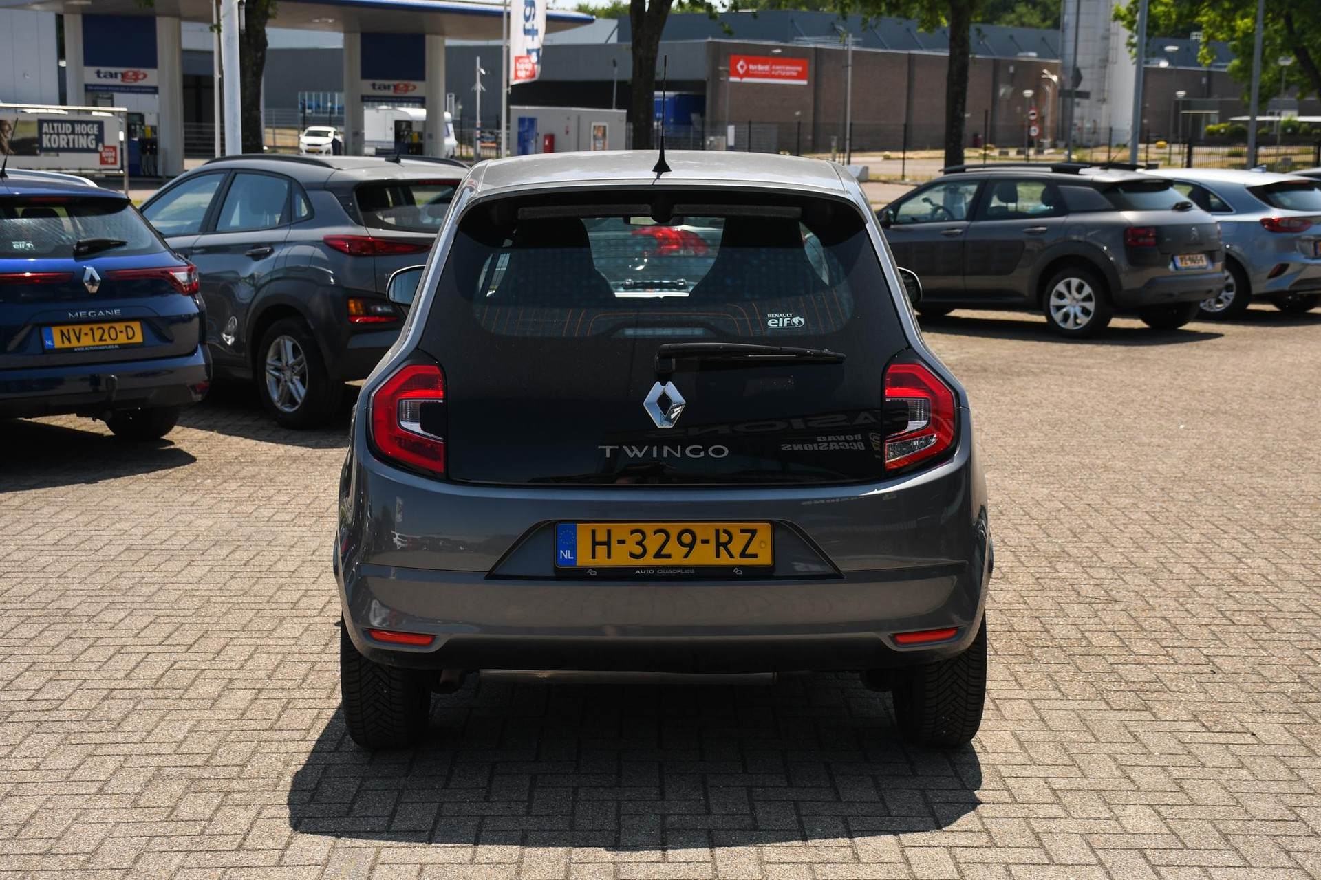 45372856-8.jpg
