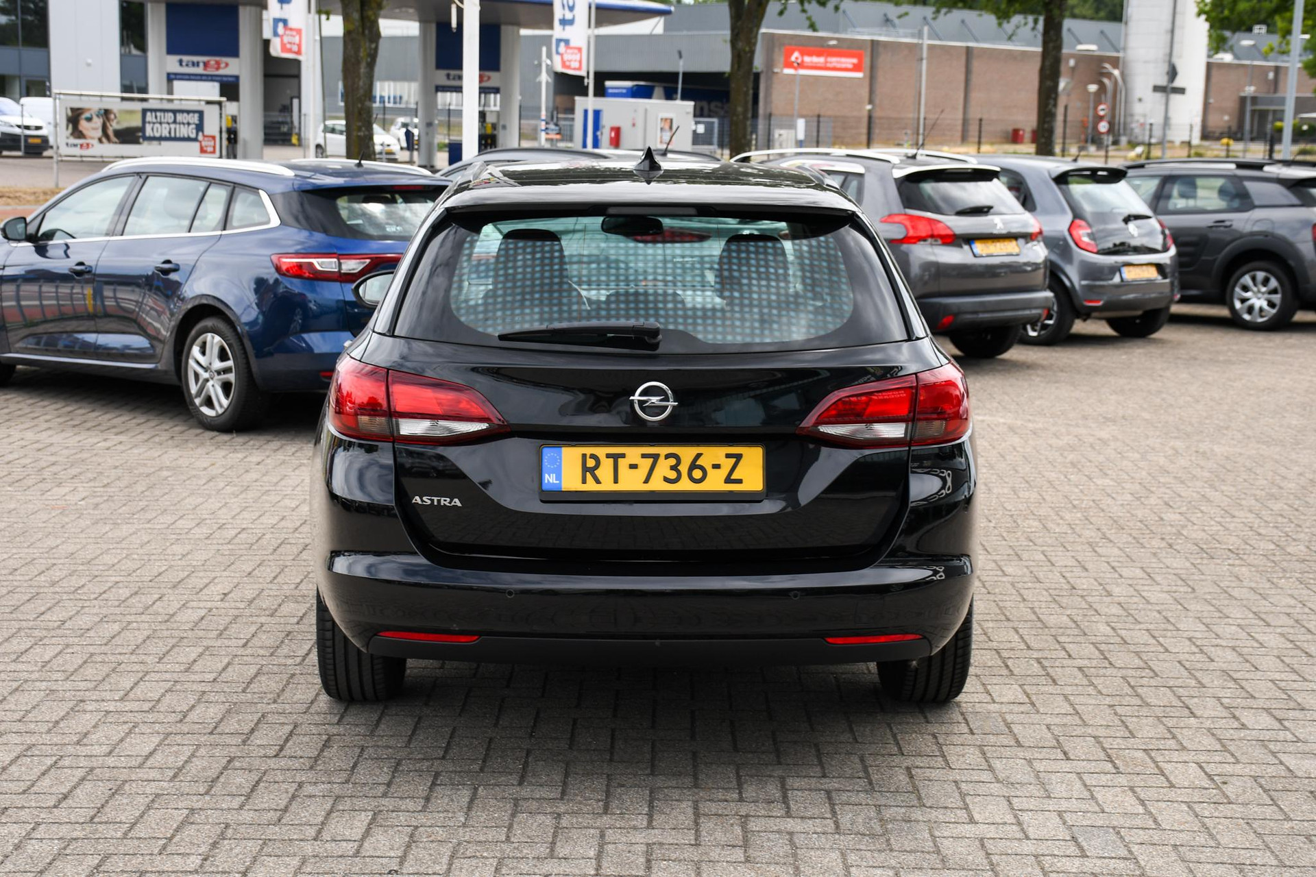 46075100-8.jpg