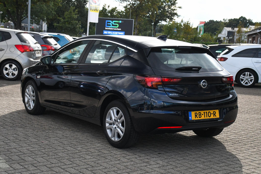 49664058-7.jpg