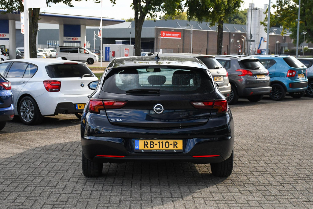 49664058-8.jpg